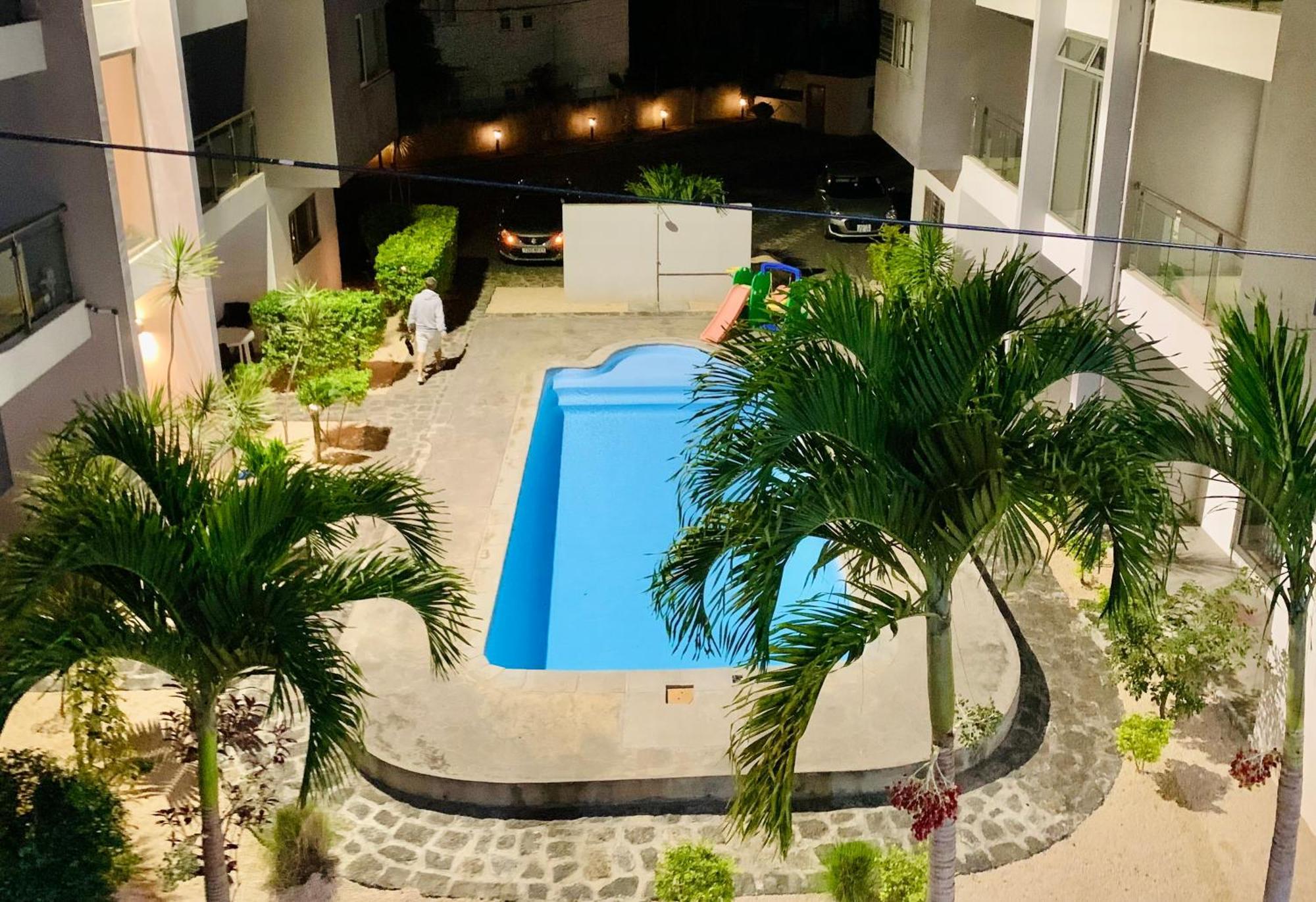 Ibiza Apartment - 150M From The Beach Flic en Flac Экстерьер фото